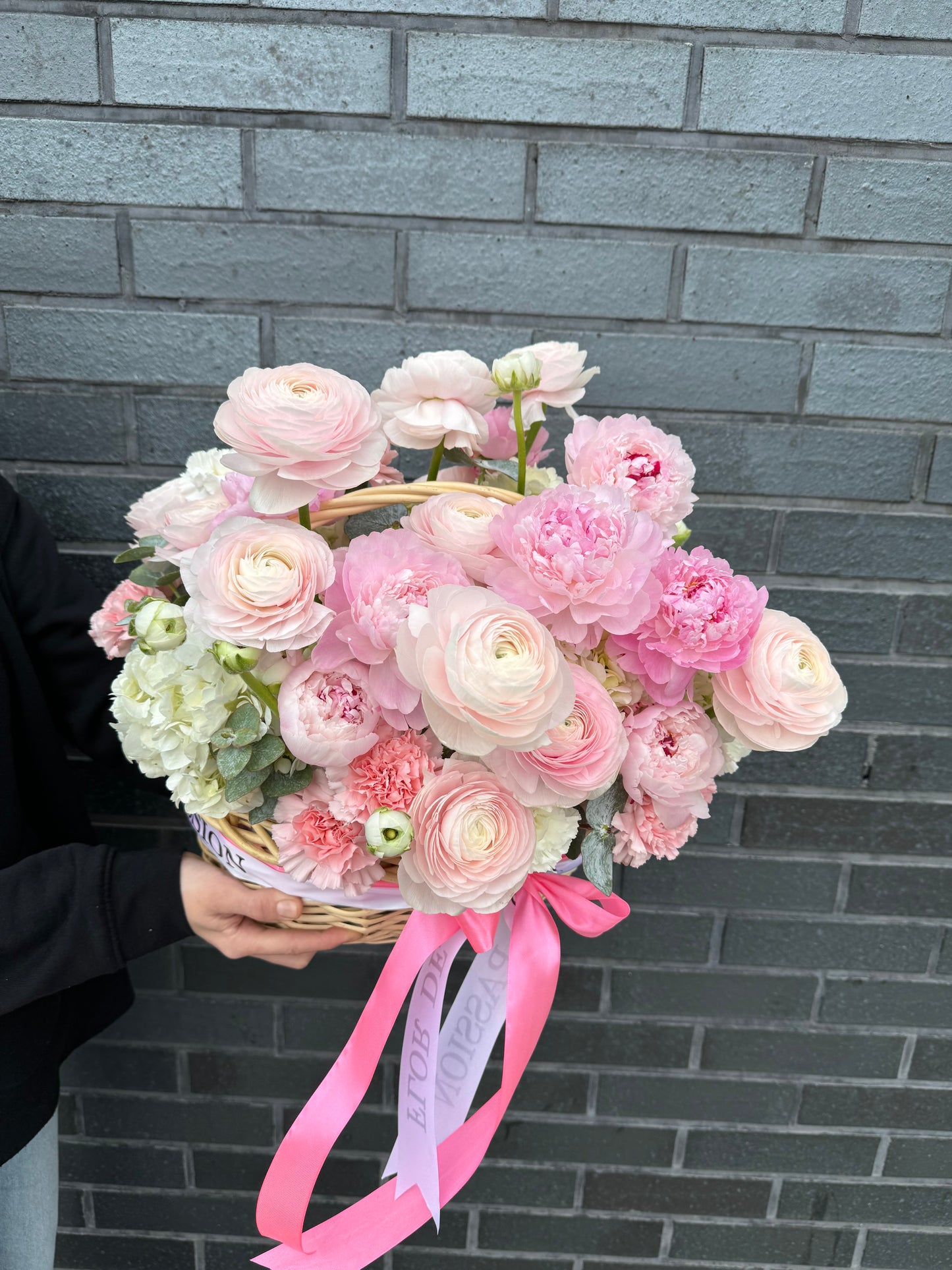 Flower Basket “Final Touch” - Ranunculuses, peonies