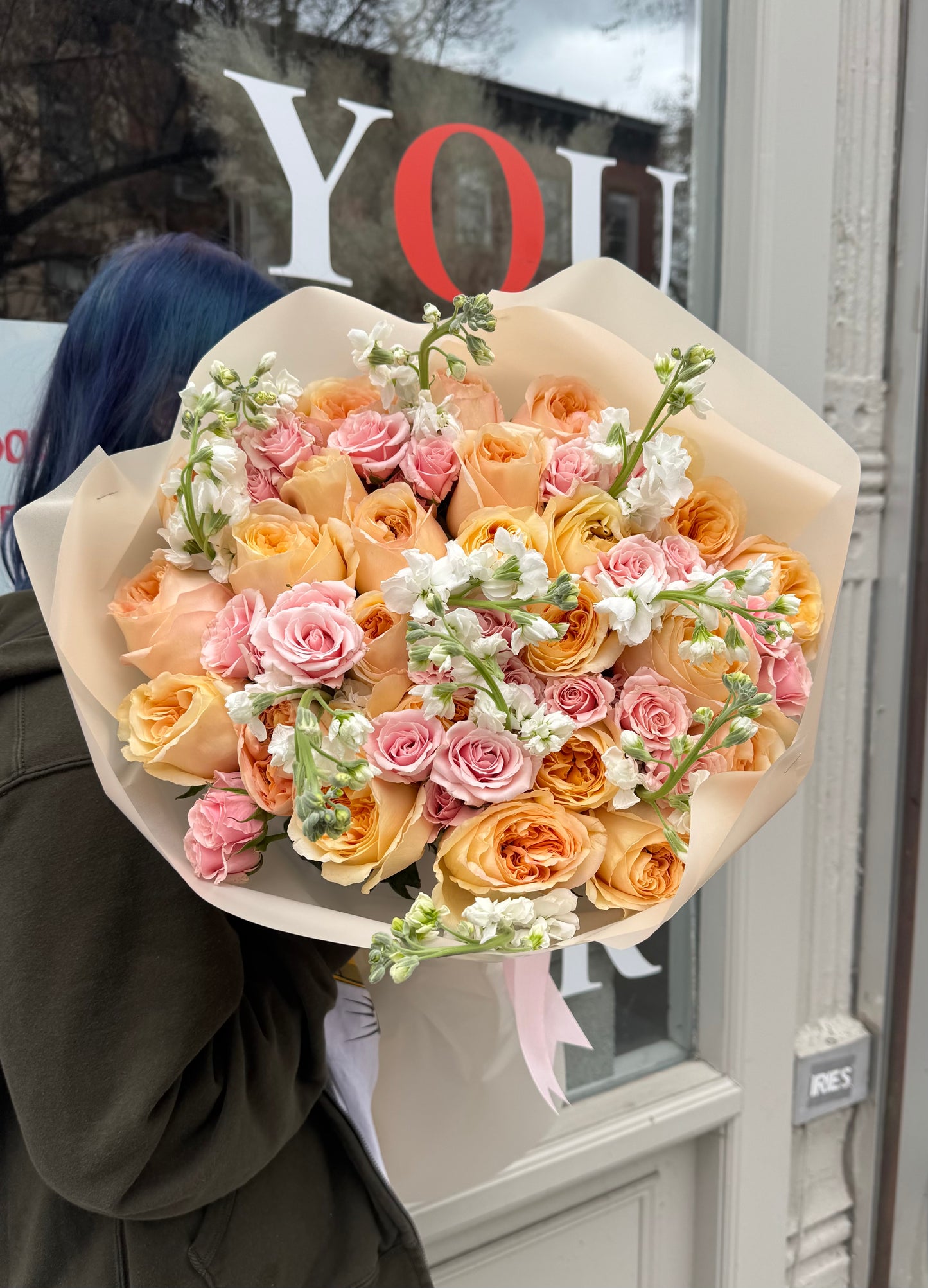 “A bunch of happiness” bouquet ( cream garden roses, spray roses , stocks)