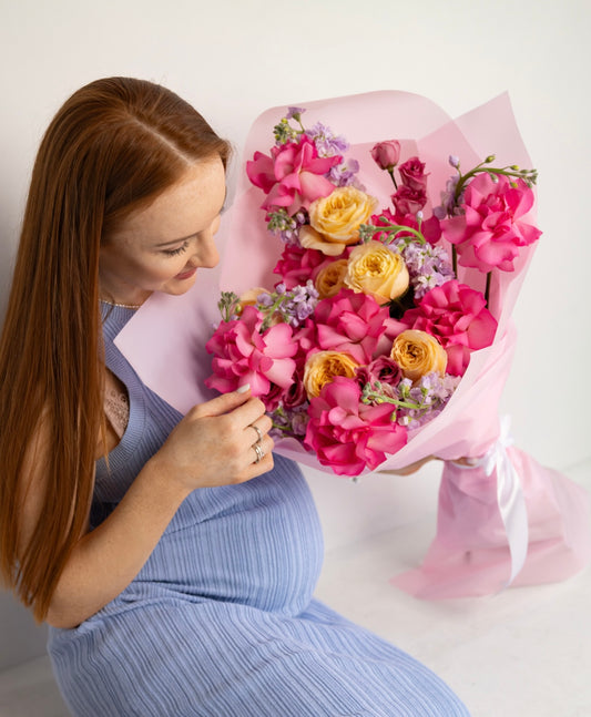 “Gentle voice” Bouquet (garden roses, French roses, stocks)