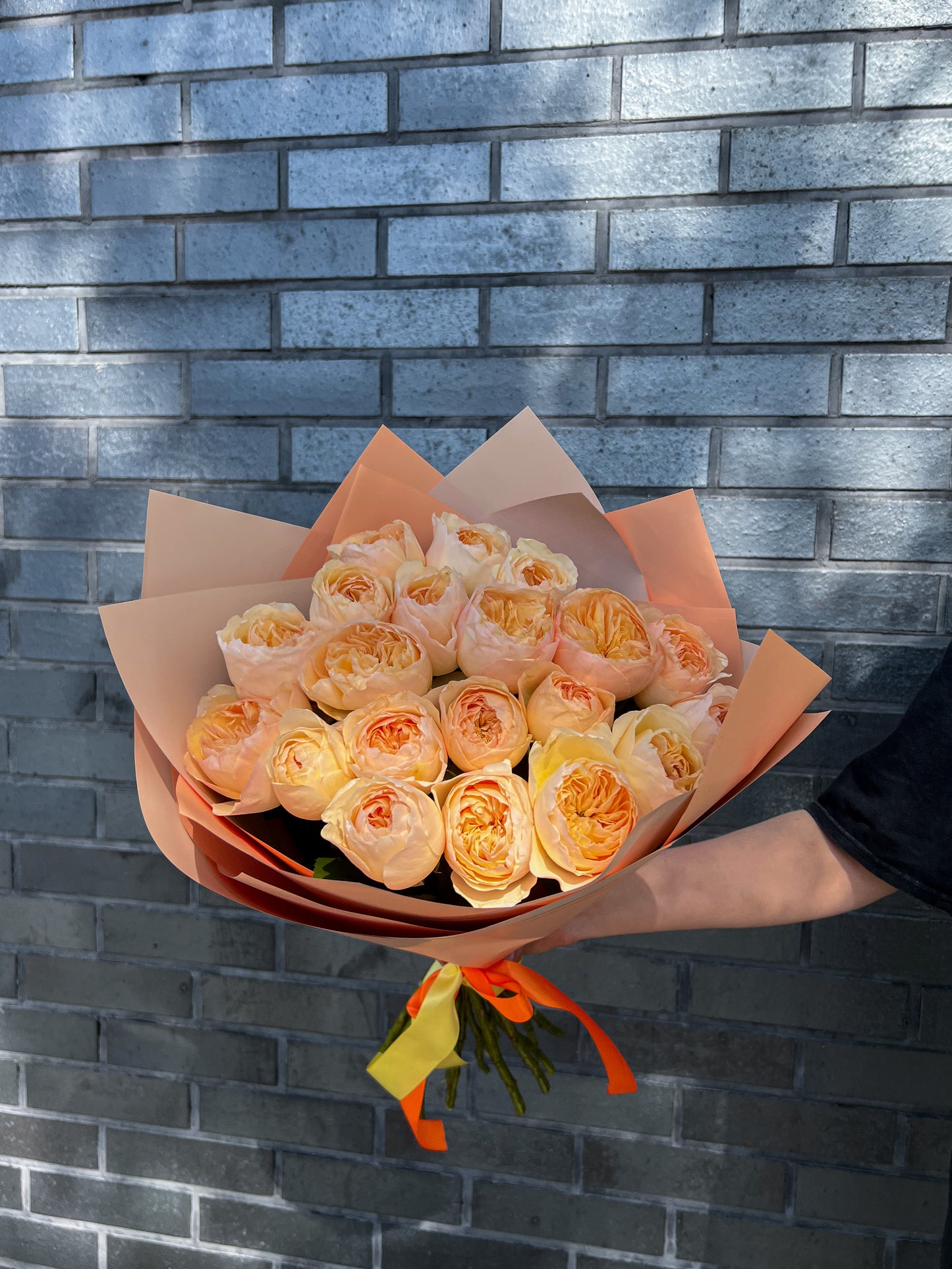Mono Peony Juliet Garden Roses Bouquet