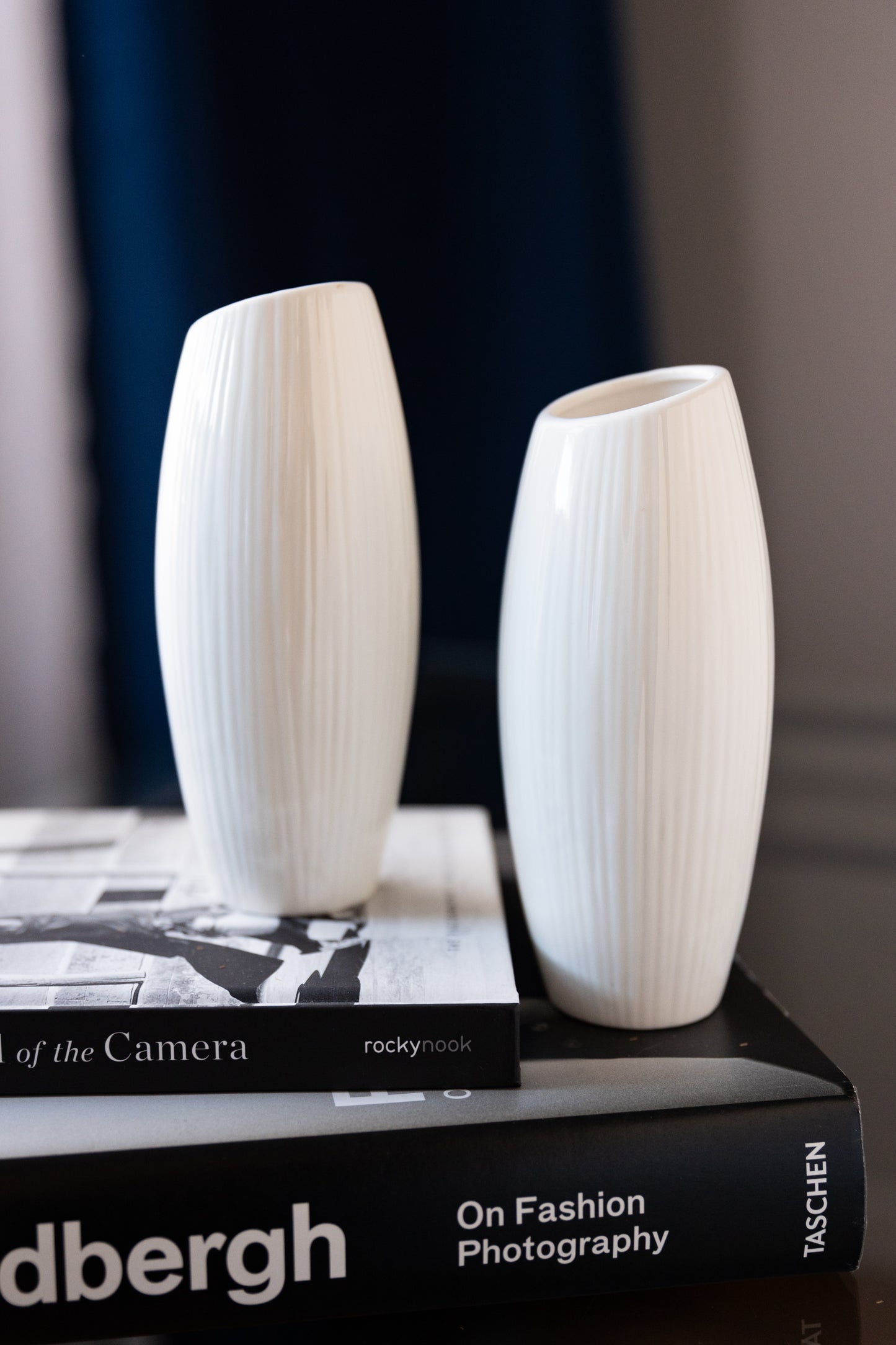 Simple Style Geometry White Ceramic Vase