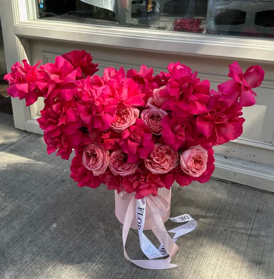 "Words of Love" Box (hot pink French roses, pink expression garden roses)