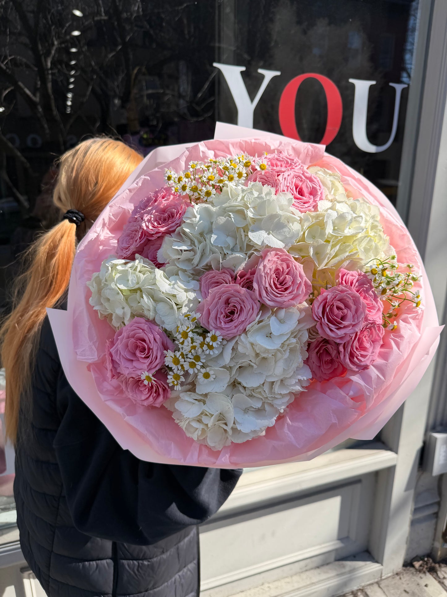 “Sweet Candy” Bouquet (chamomiles, spray roses, hydrangeas)