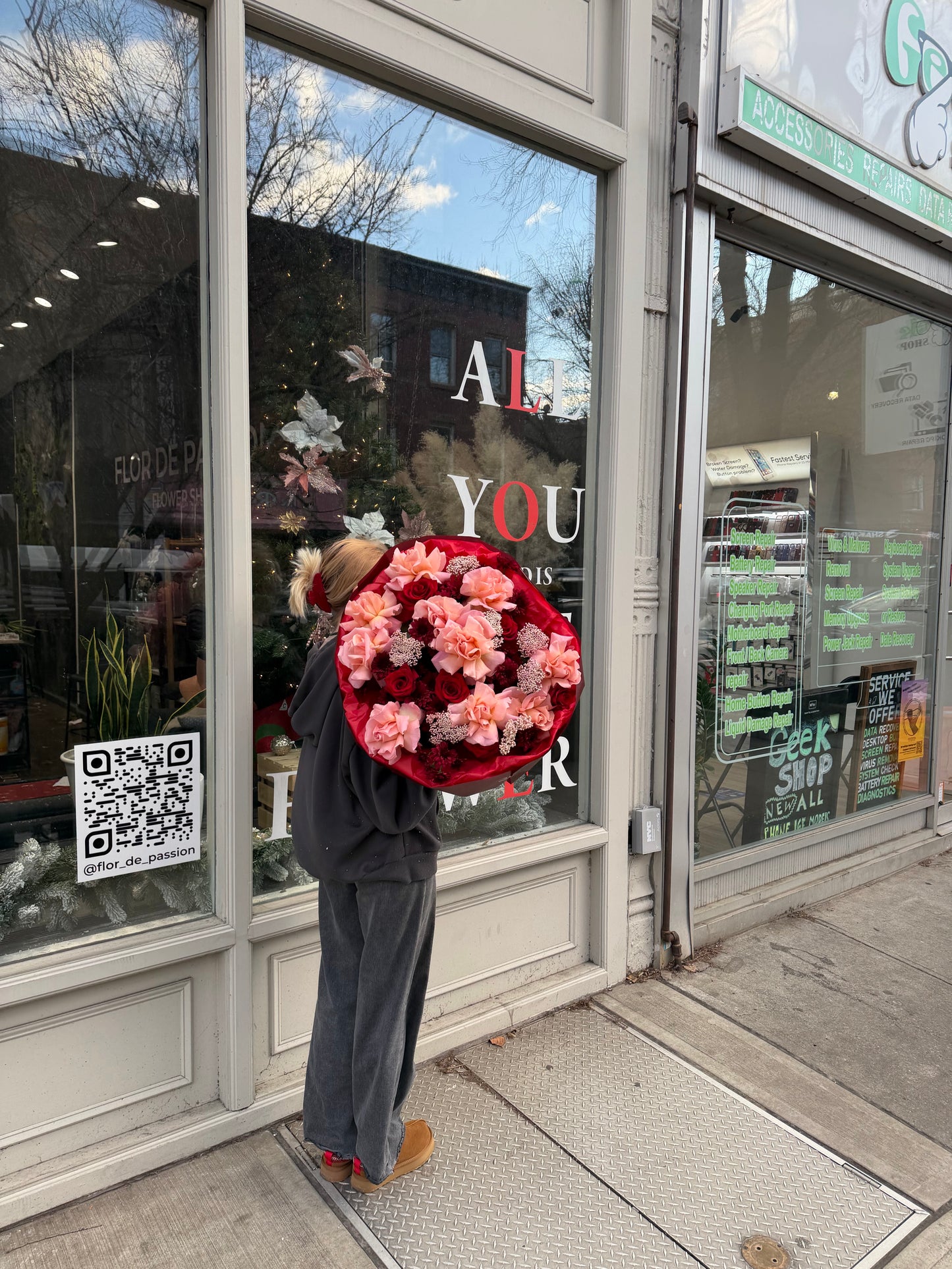 "Red Statement" Bouquet (Valentine's Day)