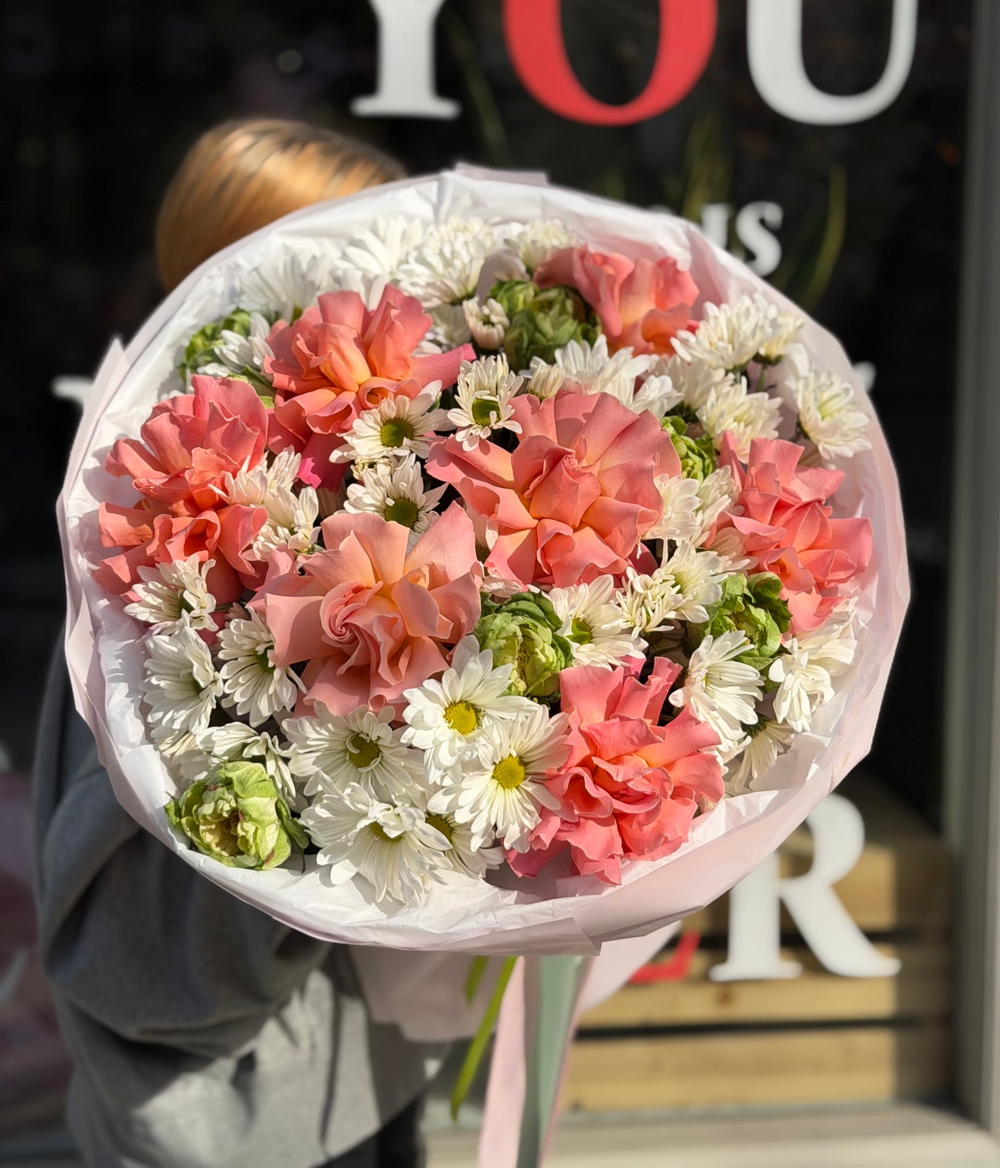 “Wild Handful” Bouquet (French Hermosa Roses, Daisy, Veggie Roses)