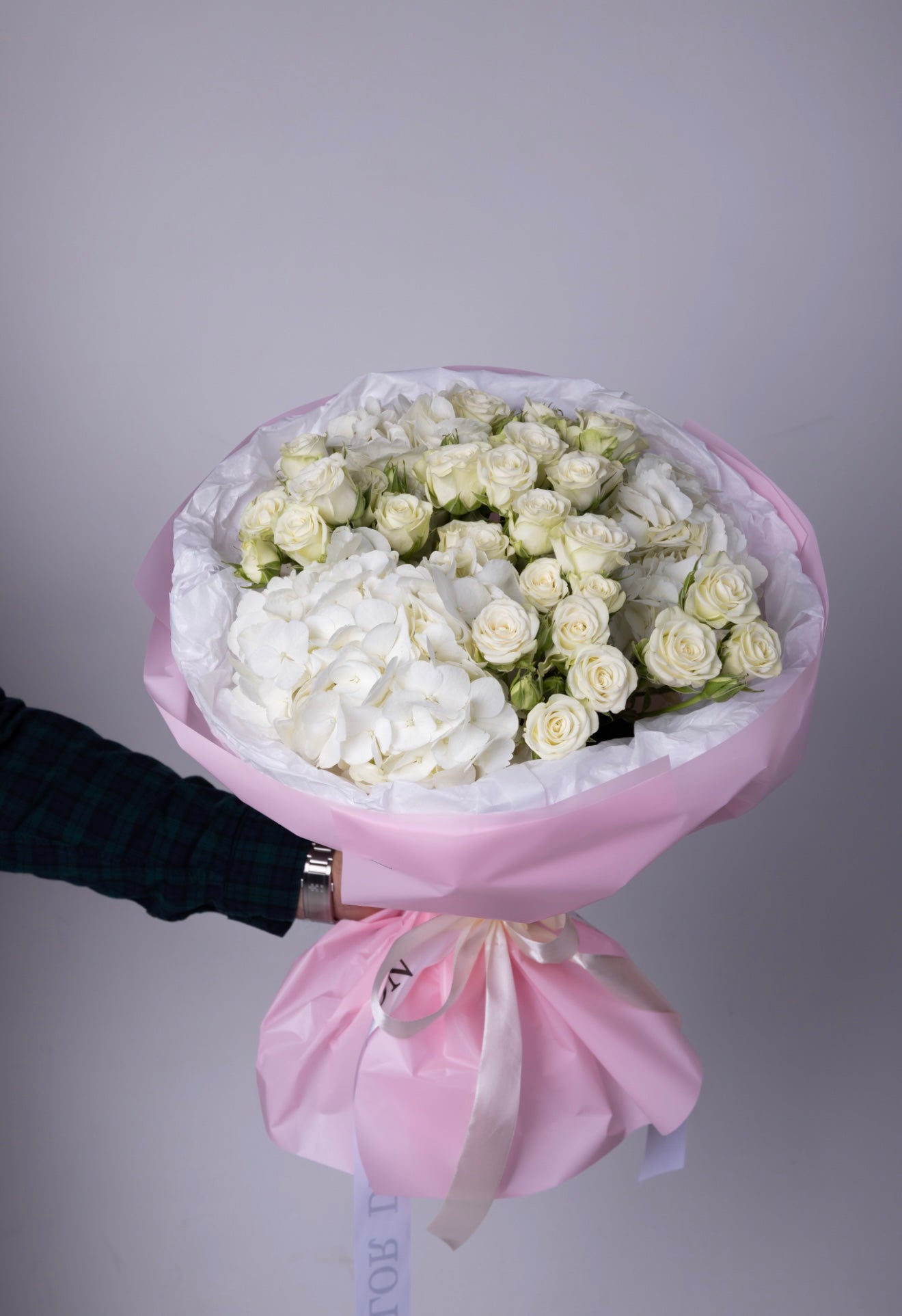 "I love you" Bouquet (spray roses, hydrangeas)