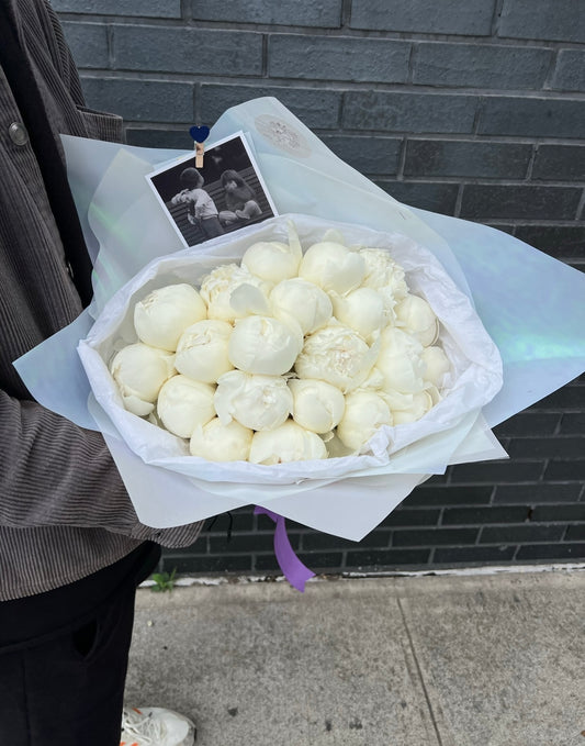 Mono Bouquet of White Peonies